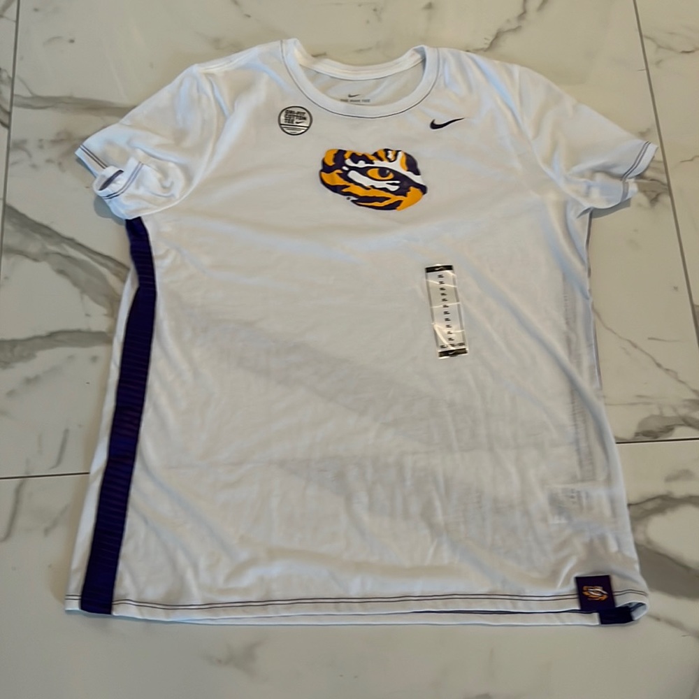 Nike. NEVER WORN